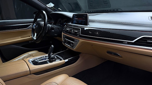 BMW 730 15 of 30