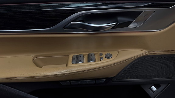 BMW 730 18 of 30