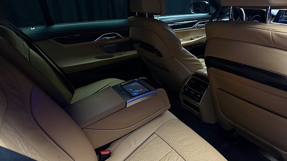 BMW 730 16 of 30