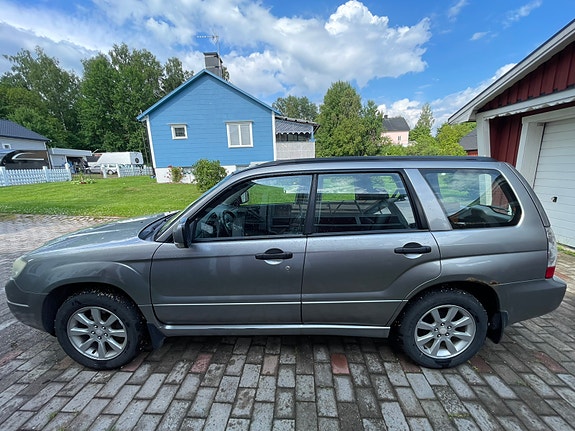 Subaru Forester 2 of 5