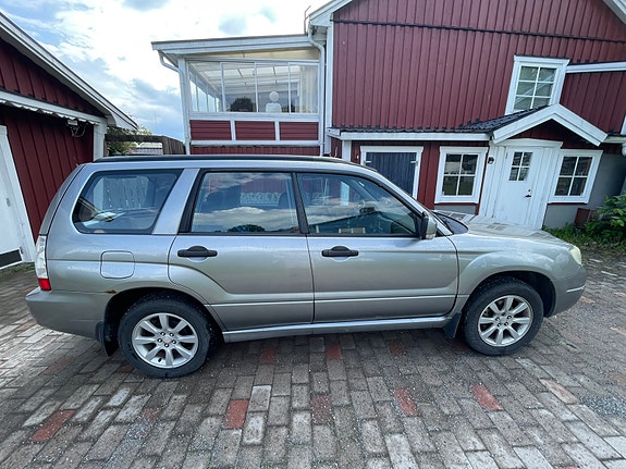 Subaru Forester 3 of 5