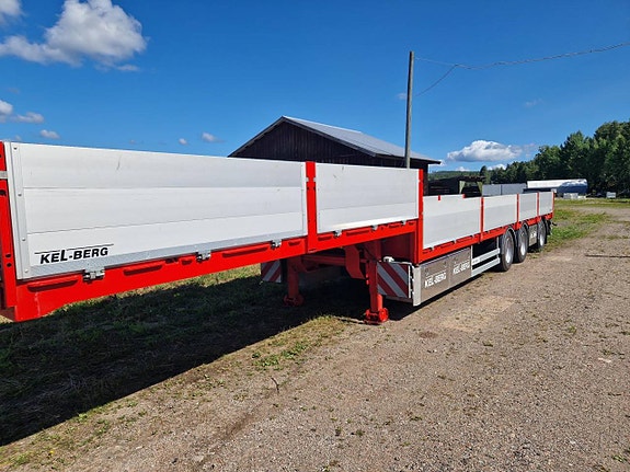 Jumbotrailer Kelberg 3-axlad med lämmar,  Nya bilder 2 of 9