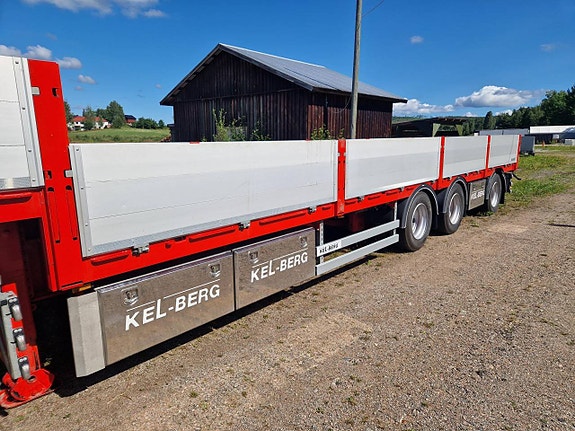 Jumbotrailer Kelberg 3-axlad med lämmar,  Nya bilder 5 of 9