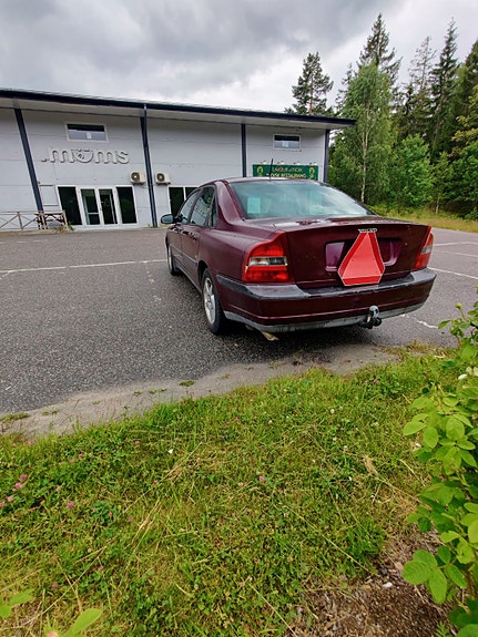 Volvo S80 2 of 5