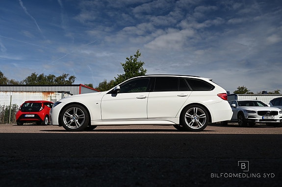 BMW 320i 3 of 20