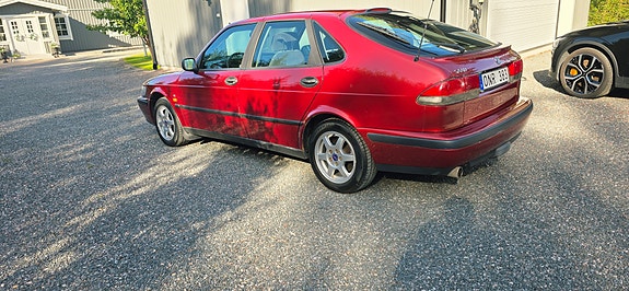 Saab 9-3 2 of 5
