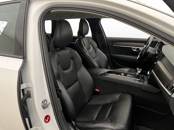 Volvo V90 Cross Country 14 of 30
