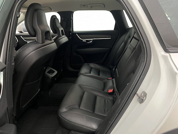 Volvo V90 Cross Country 18 of 30