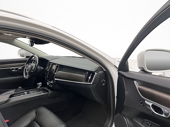 Volvo V90 Cross Country 15 of 30
