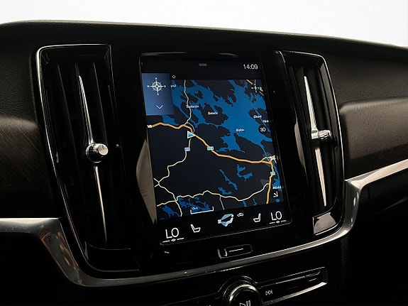 Volvo V90 Cross Country 24 of 30