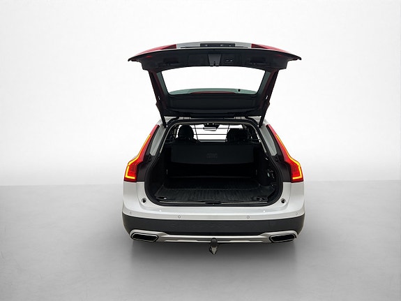 Volvo V90 Cross Country 17 of 30