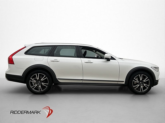 Volvo V90 Cross Country 9 of 30