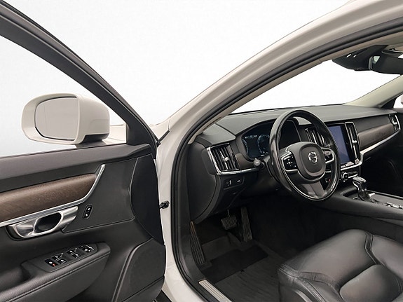 Volvo V90 Cross Country 21 of 30