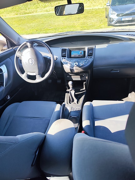 Nissan Primera 4 of 5