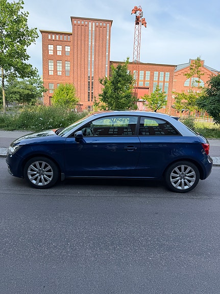 Audi A1 2 of 5
