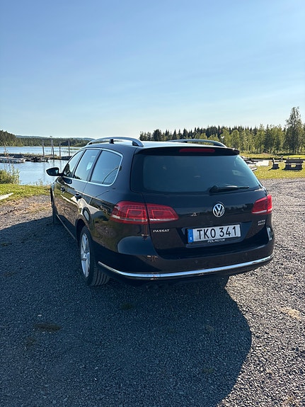 Volkswagen Passat 2 of 5