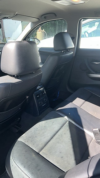 BMW 320i 8 of 11