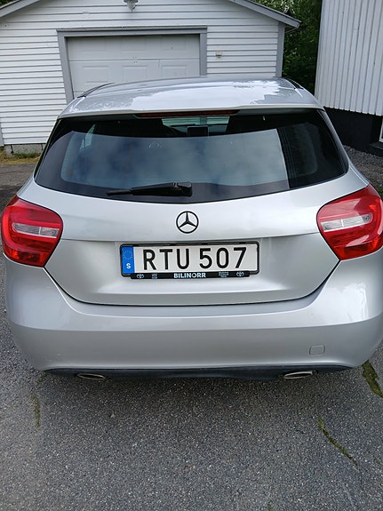 Mercedes-Benz A180 3 of 5
