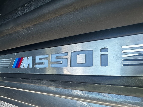 BMW M550i 21 of 22