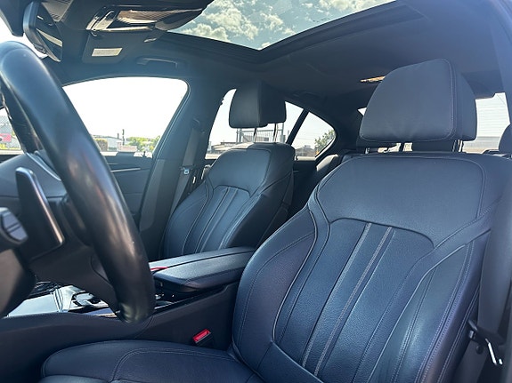 BMW M550i 12 of 22