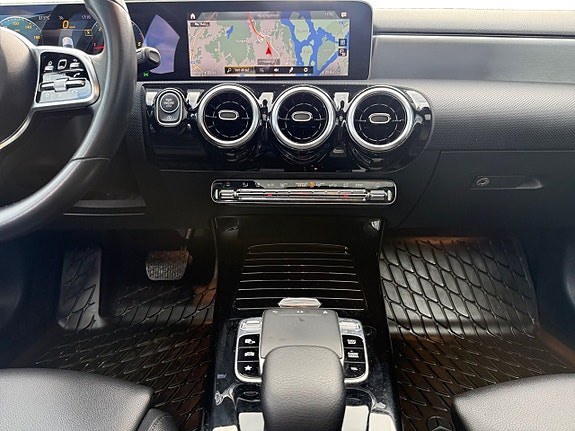 Mercedes-Benz A180 d 18 of 22