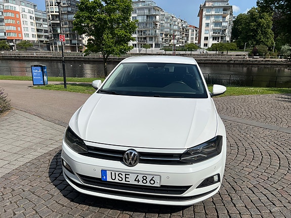 Volkswagen Polo 2 of 13