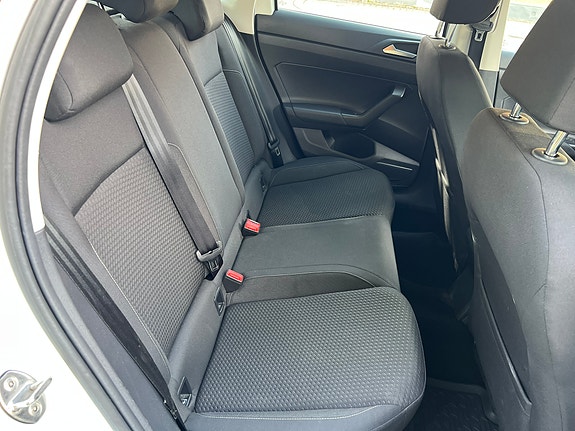 Volkswagen Polo 10 of 13