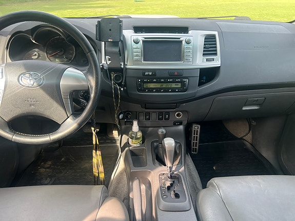 Toyota HiLux 7 of 8