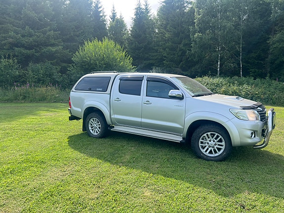 Toyota HiLux 4 of 5
