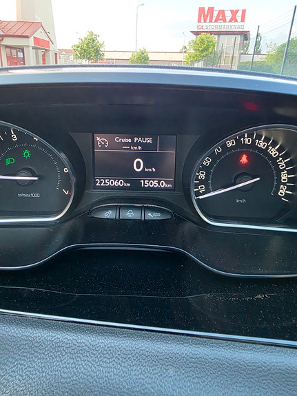 Peugeot 208 11 of 17