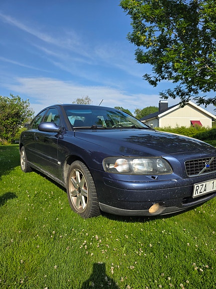 Volvo S60 3 of 5