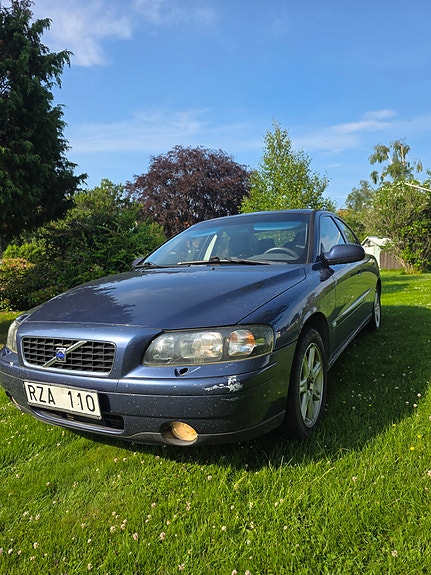 Volvo S60 2 of 5