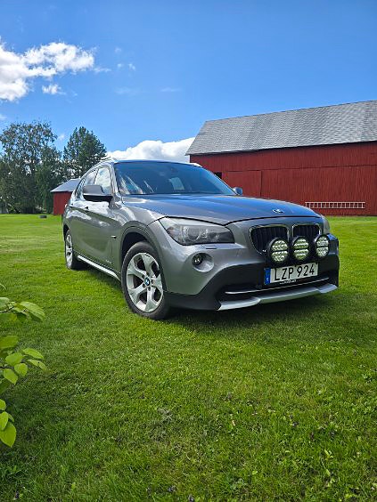BMW X1 3 of 5
