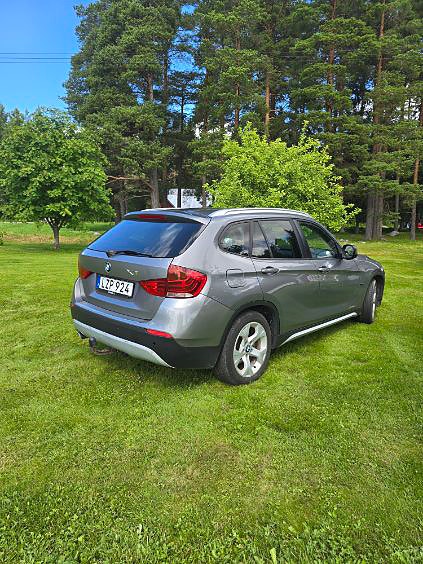 BMW X1 4 of 5