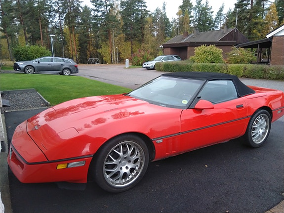 Chevrolet Corvette 3 of 5