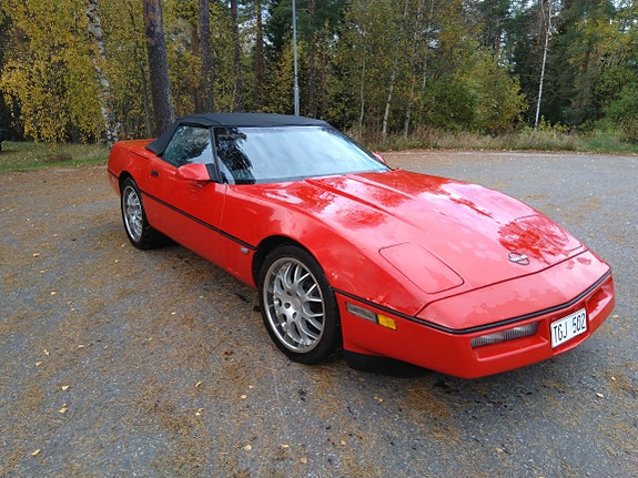 Chevrolet Corvette 2 of 5