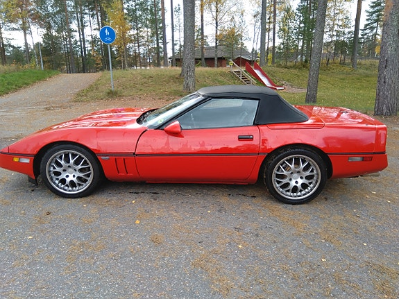 Chevrolet Corvette 4 of 5