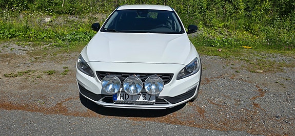 Volvo V60 Cross Country 5 of 5