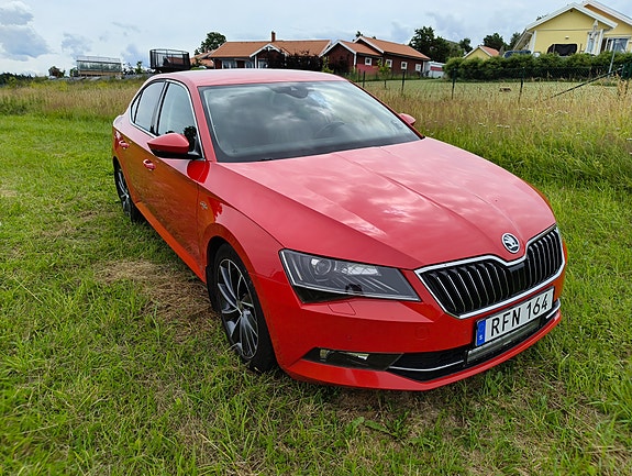 Skoda Superb 2 of 5