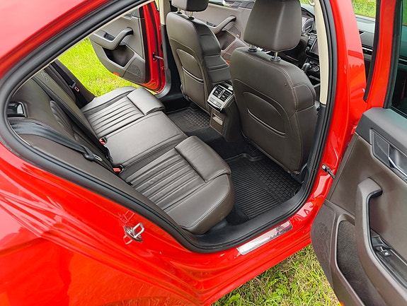 Skoda Superb 8 of 11