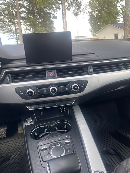 Audi A4 3 of 11