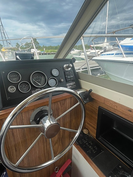 Carver Santa Cruz 26 Flybridge 6 of 11