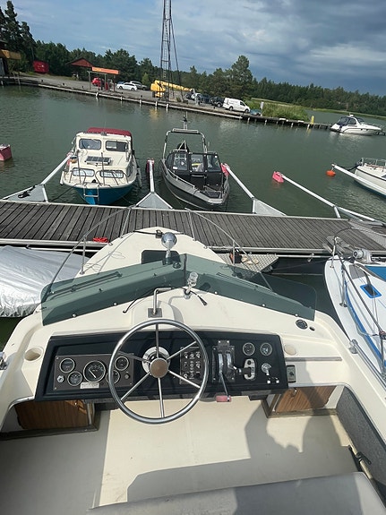Carver Santa Cruz 26 Flybridge 8 of 11