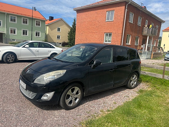 Renault Grand Scenic III 2 of 5