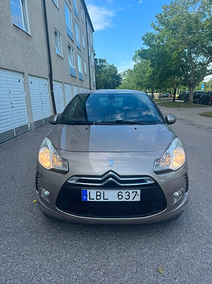 Citroen DS3 2 of 5