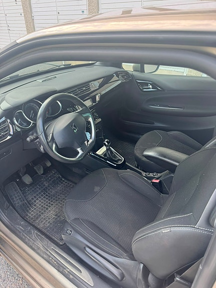Citroen DS3 6 of 14