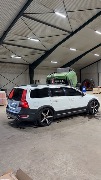 Volvo XC70 3 of 8
