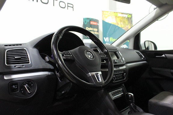 Volkswagen Sharan 2 of 5