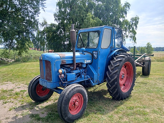 Ford Fordson Major 2 of 4