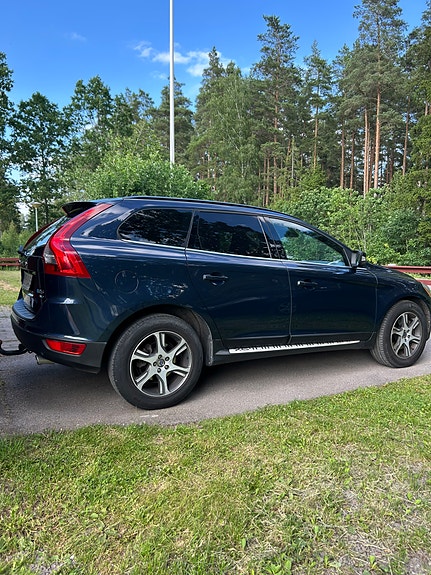 Volvo XC60 3 of 5